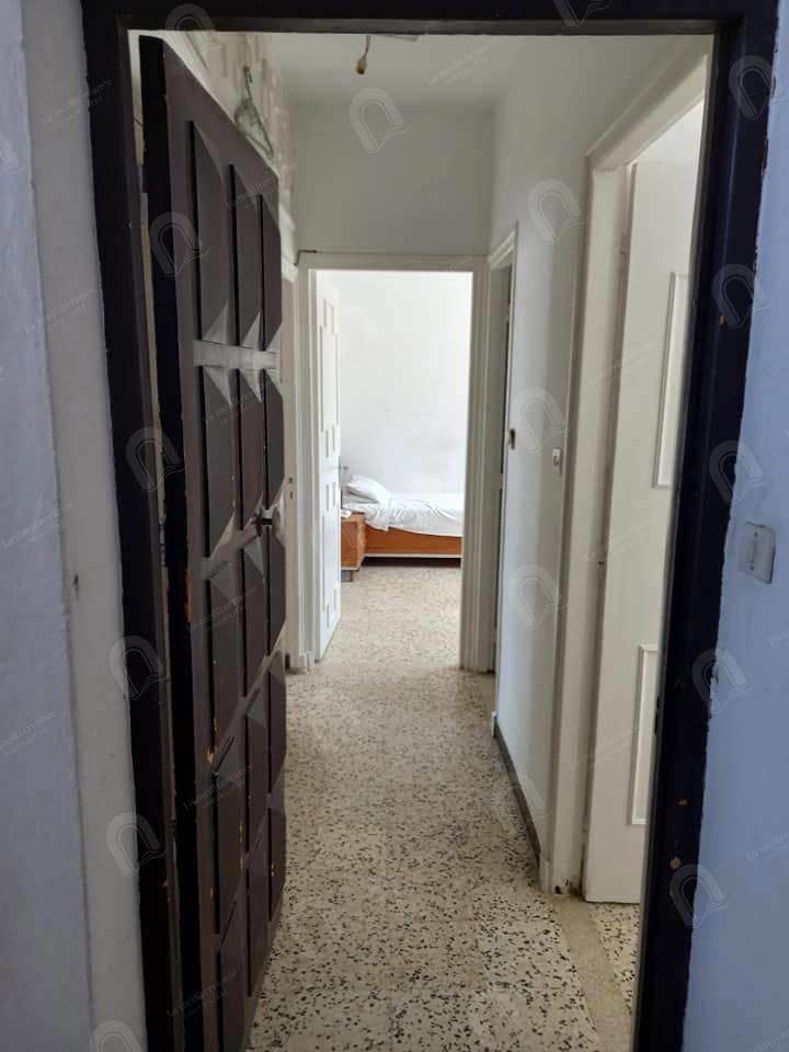 A louer un appartement S+2 meublé