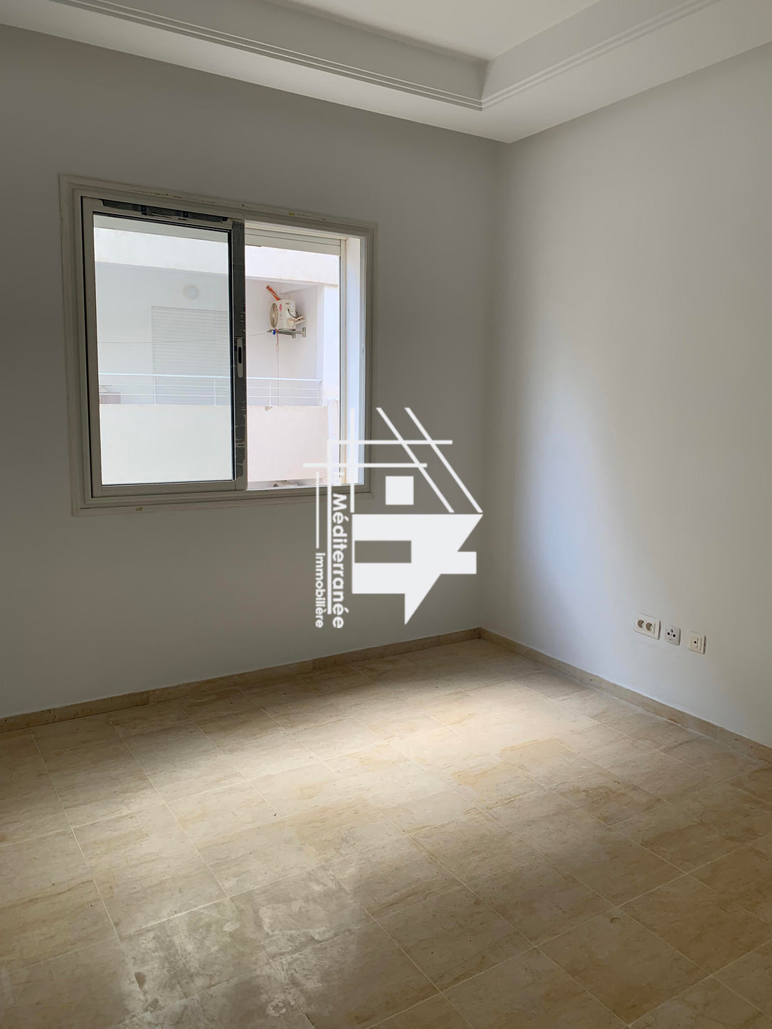 A vendre studio s+1 à ennasr
