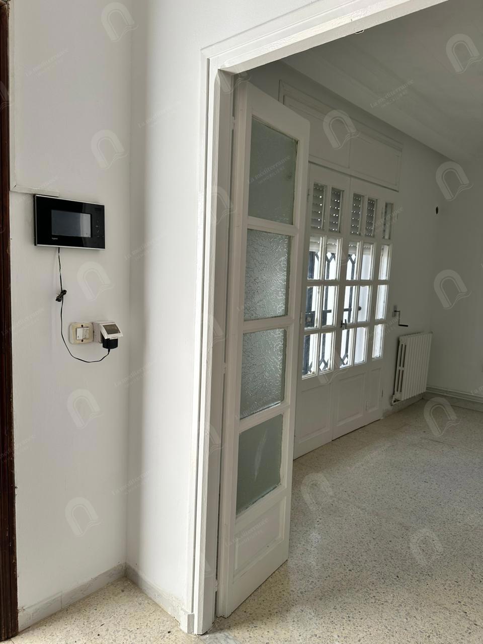 A vendre Villa S+3 à El agba Diar Ben Mahmoud