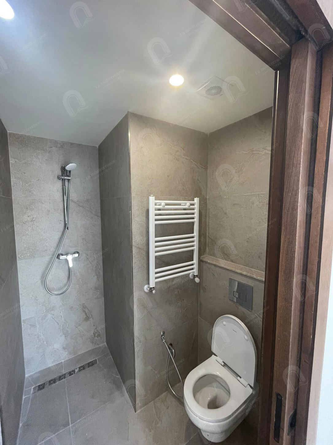 A vendre un appartement S+3 hst jamais habité