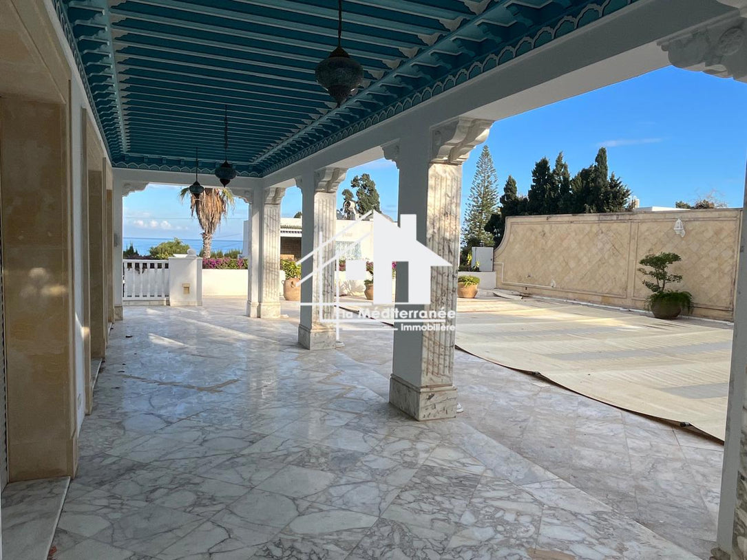 A louer villa s+6 à la Marsa cube