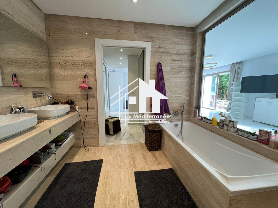 A louer un appartement s+2 vide à Gammarth touristiqie