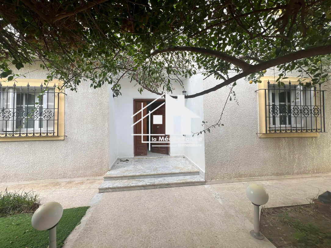 A louer villa S+4 à Ezzahra