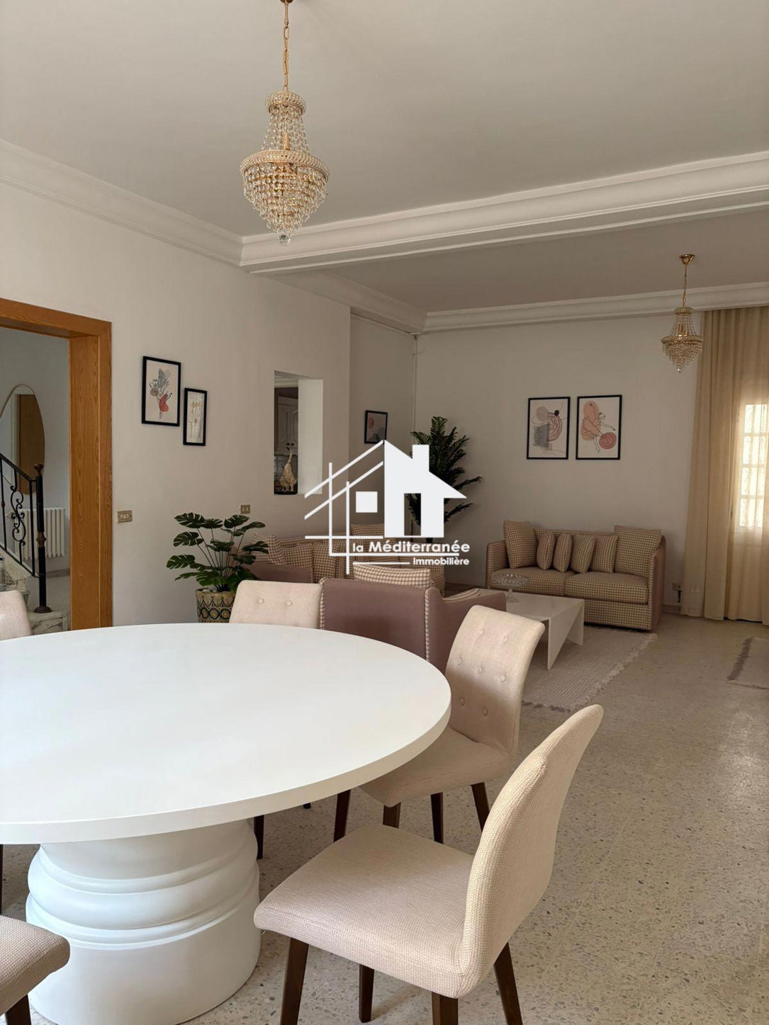 A louer une villa s+5 meublée à sidi Daoued