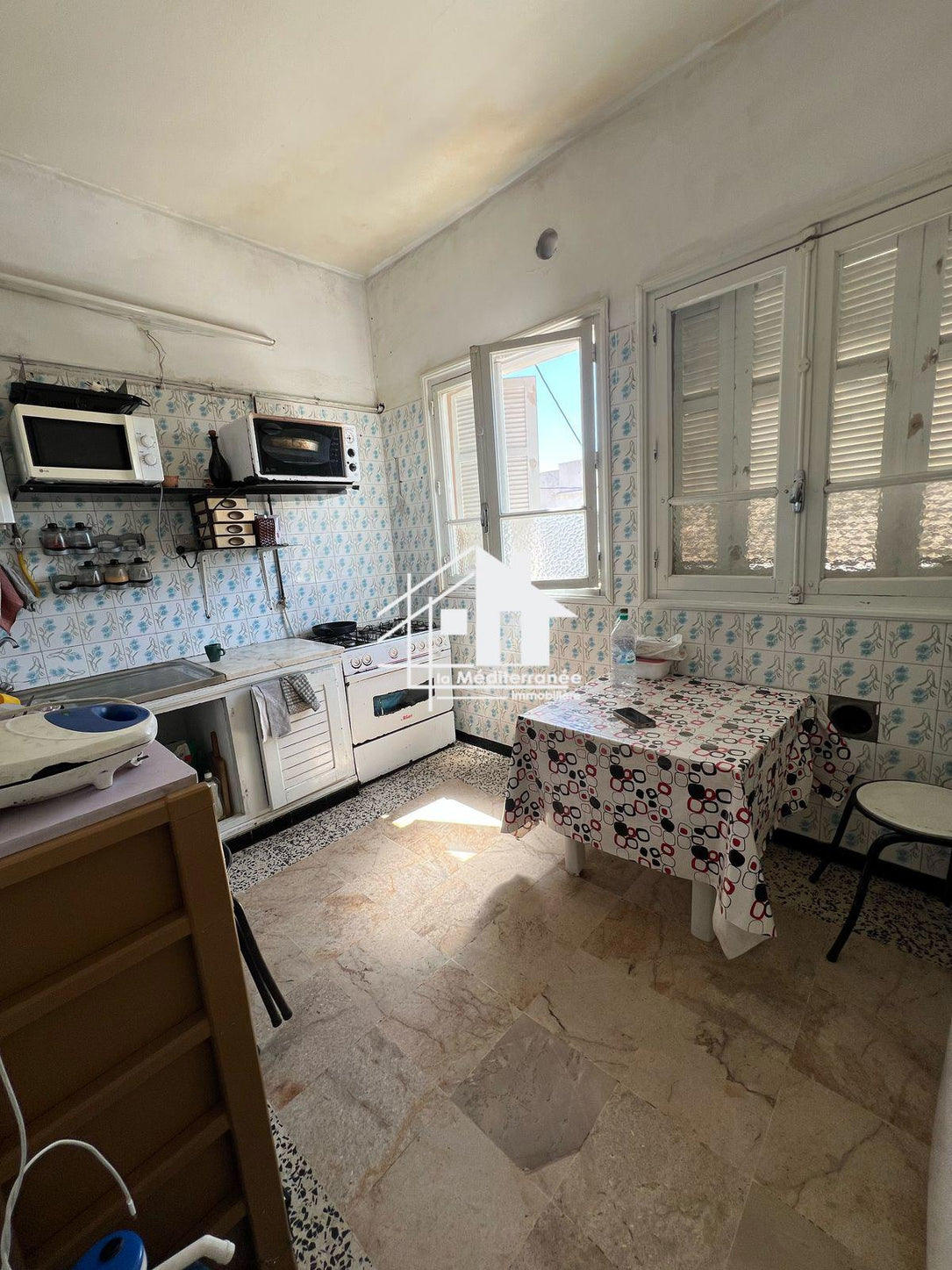 À vendre villa avec deux appartements,studio et jardin à saint clément bardo