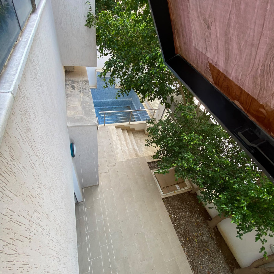 Duplex avec piscine s+3 chotrana 1 3000 DT