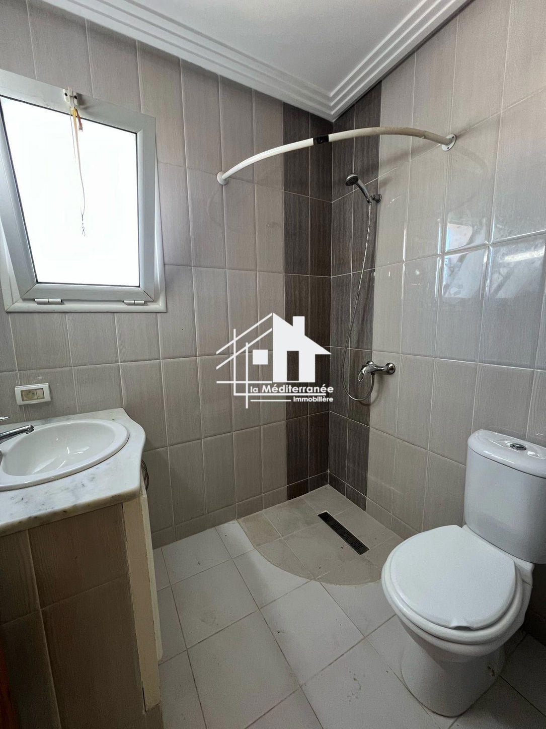 a louer appartement s2 a rue tunis au Bardo