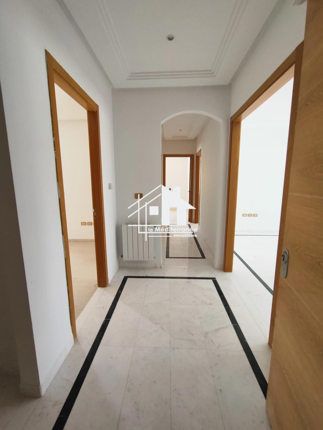 A vendre un S+3 jamais habité a la cité Wahat