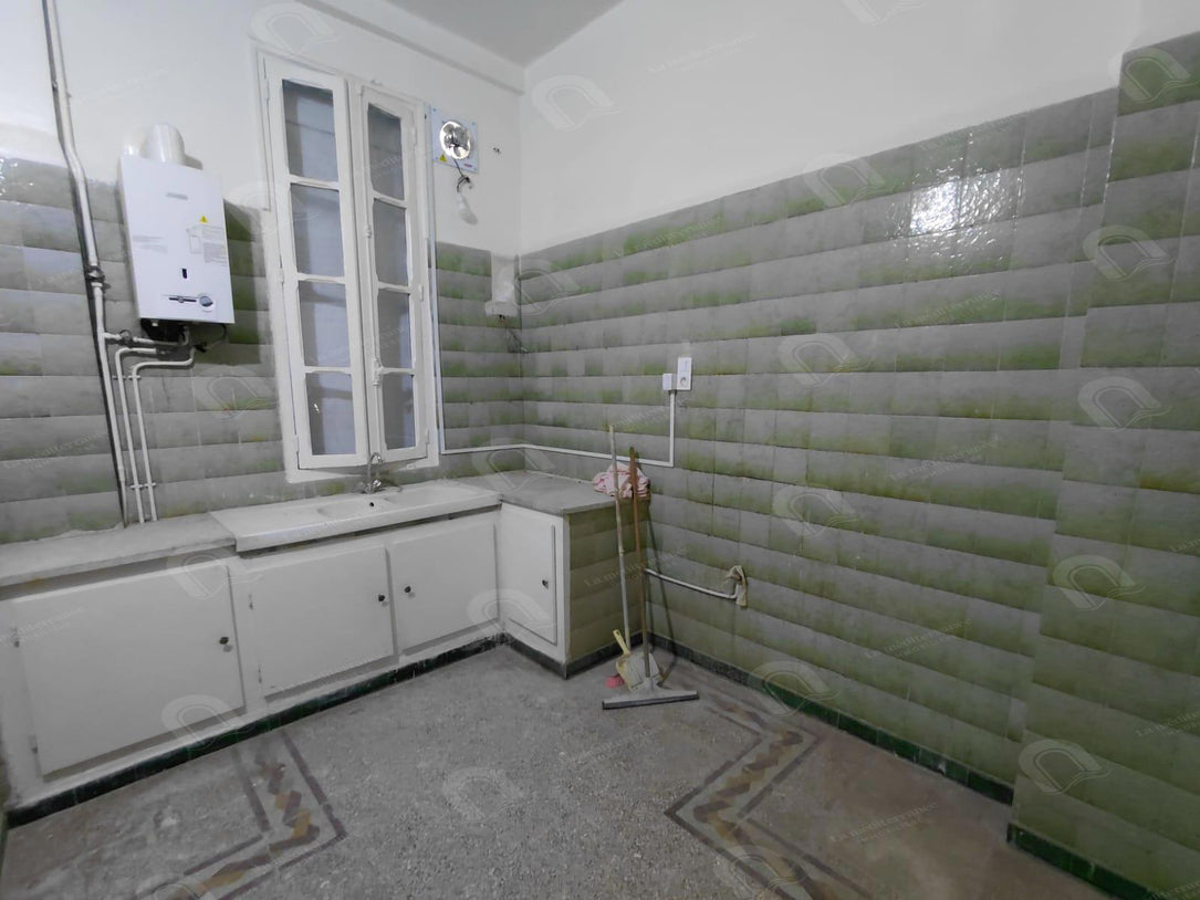 A vendre appartement s2 au centre ville Tunis