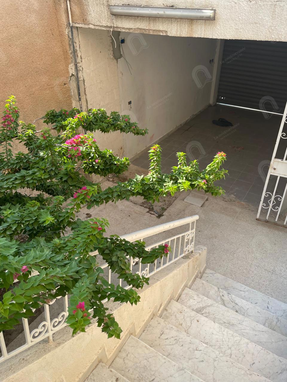 A louer un duplex 2S+4 hst au bardo