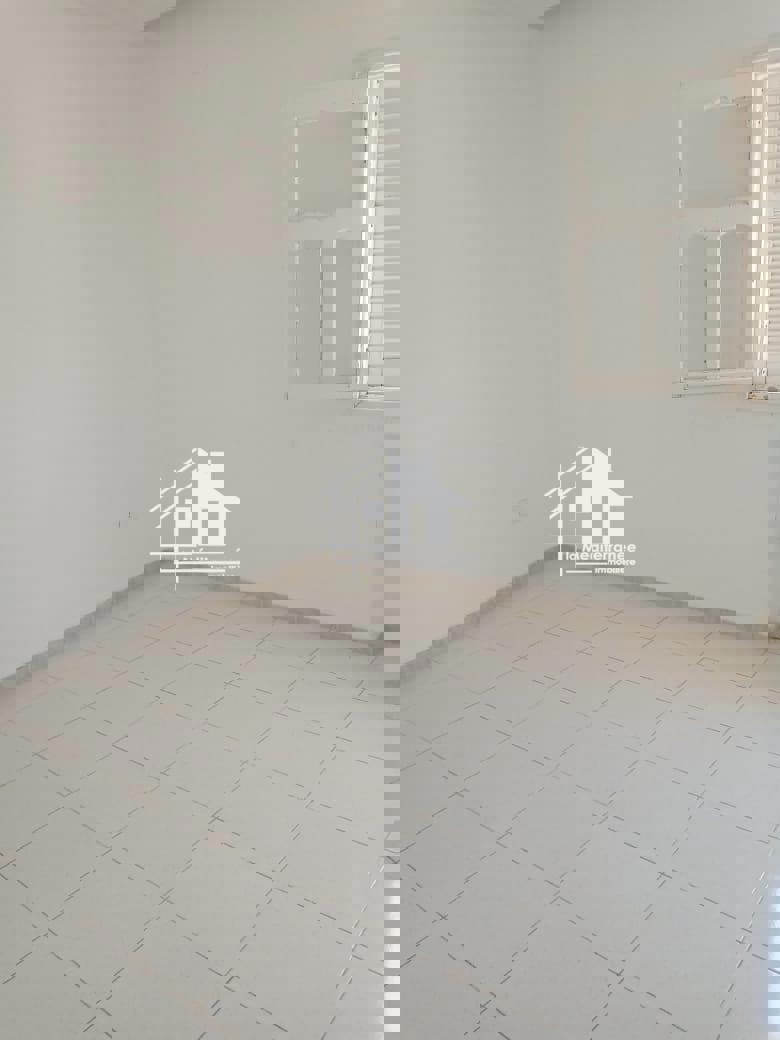 A louer étage de villa S+2 à khaznadar Cité des Sous-Officiers