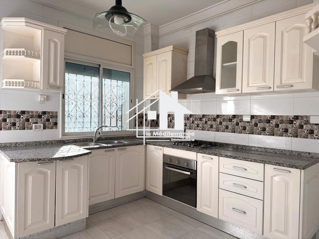 Etage de villa S+1 à la Marsa