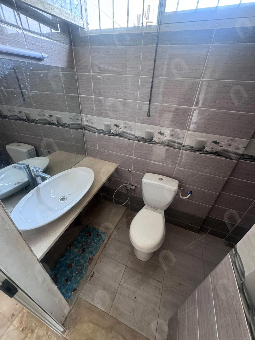 A louer un étage de villa S+1 à cité riadh bardo