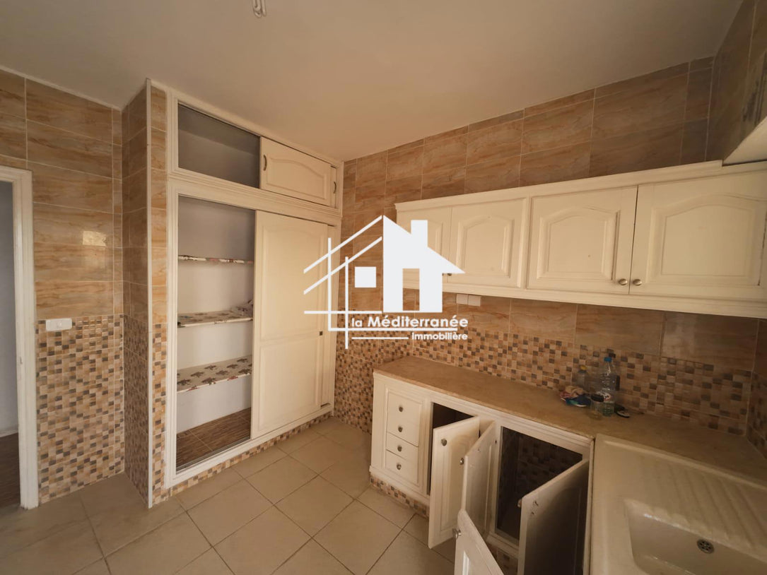 A louer étage de villa S+4 à manouba