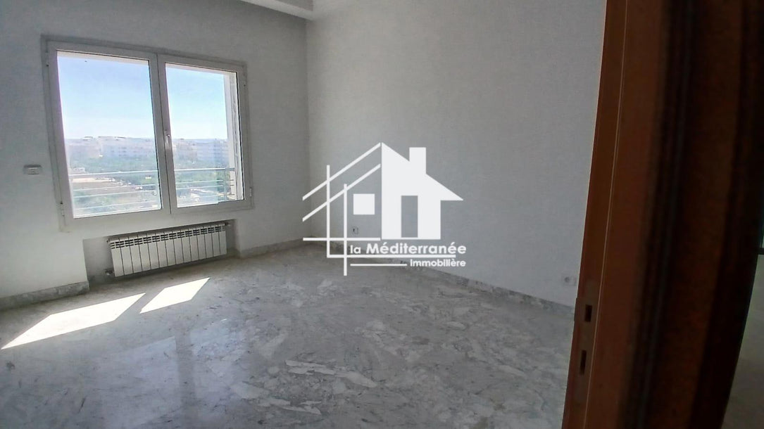 À vendre Appartement S+4 Lac 2