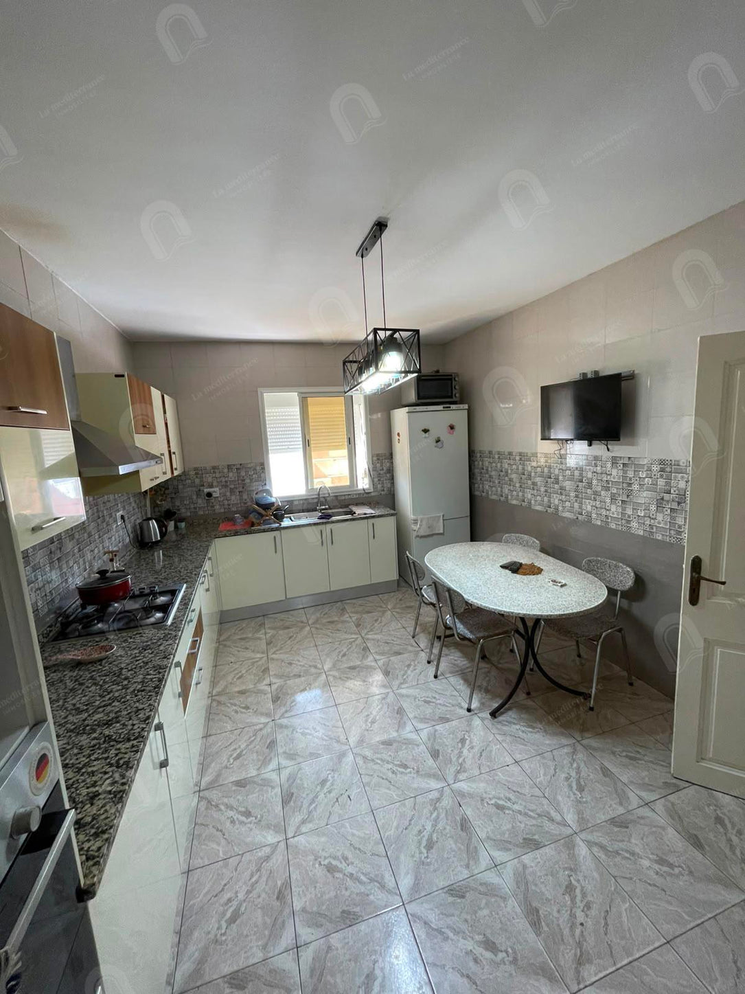 A vendre étage de villa 2S+2 Hst au bardo hedi haker