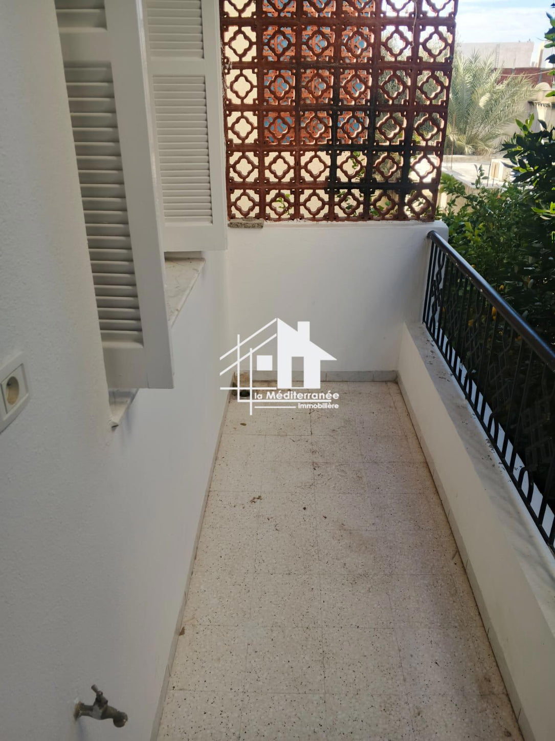 A louer étage de villa S+1 à manouba