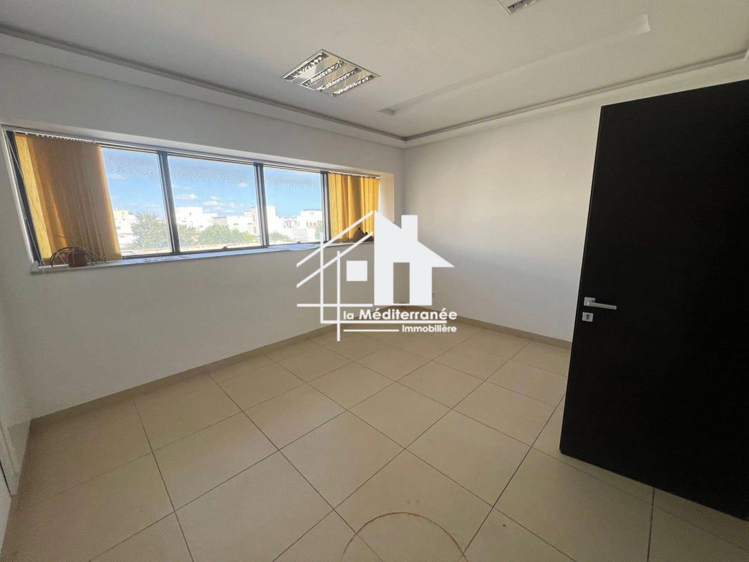 A vendre un bureau H+1 à Borj Louzir