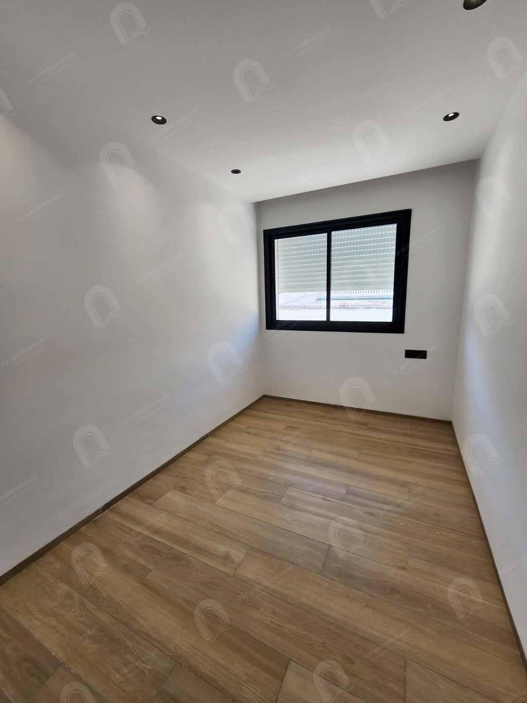 A vendre un duplex neuf de type s2 avec jardin