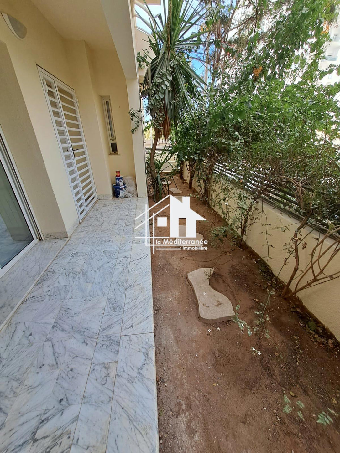 A louer appartement S+3 au Lac 2
