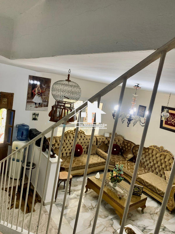 A vendre duplex S+4 à bayrem  etounsi