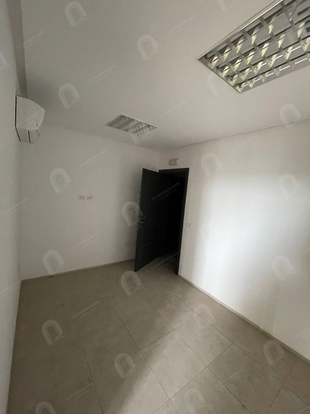 A vendre Bureau H+1 au bardo avenue hbib borguiba