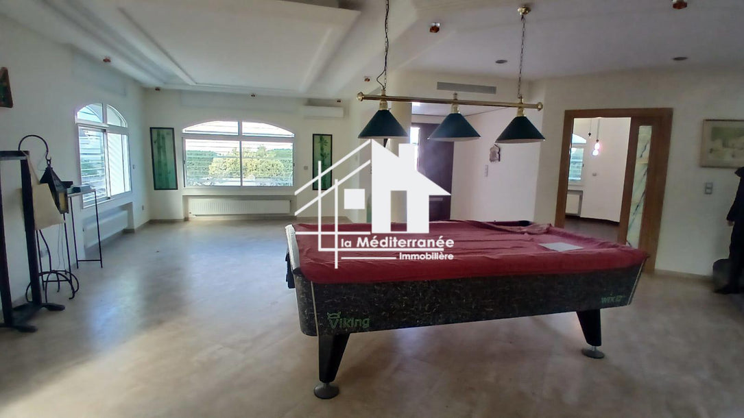 A vendre une villa S+6 gammarth