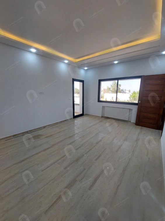 A louer étage de villa S2 à la soukra