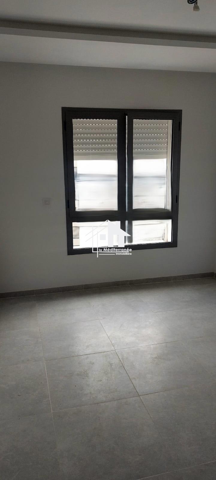 Un Appartement S+2 à Ain Zaghouan Nord