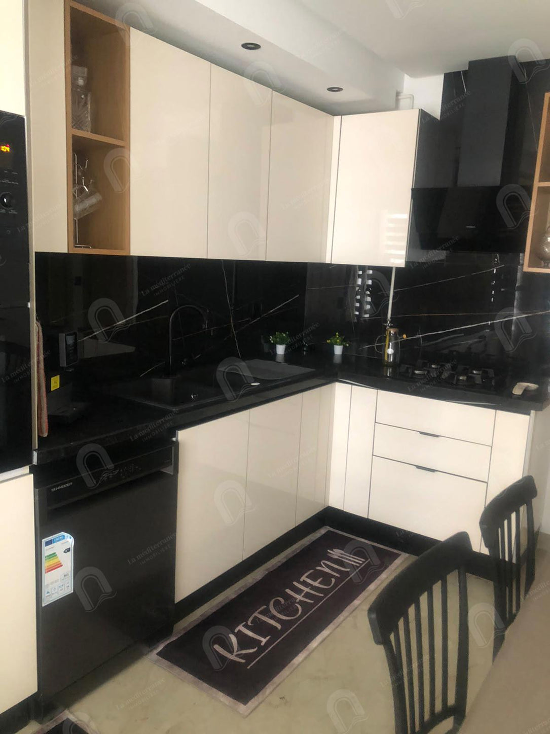 A louer un appartement s+3  meublé à Manzah 9C