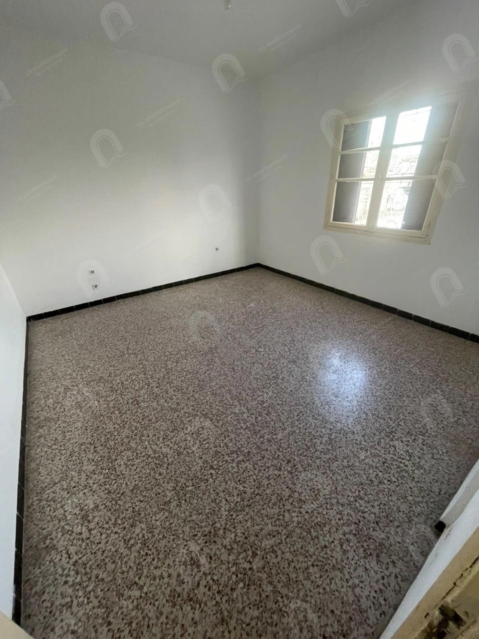 A louer étage de villa S+3 à bayrem ettounsi