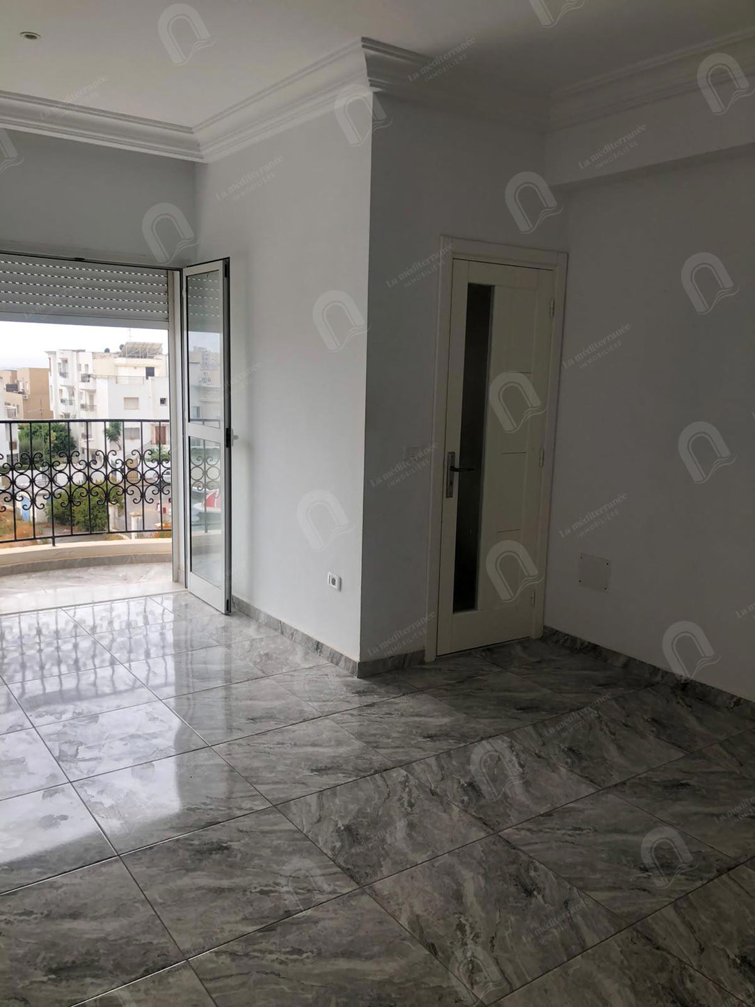 A louer Etage de villa  s+3 à jardin d'el menzah 2