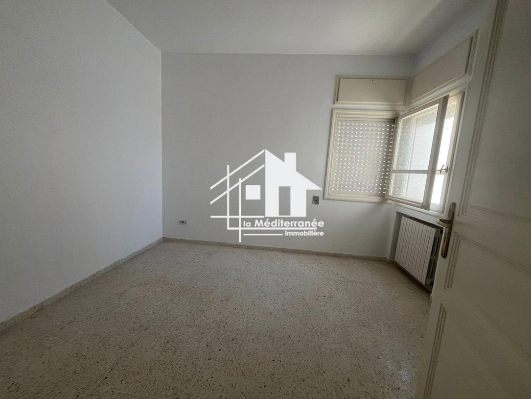 Un appartement S+2  à cité ennasr 2