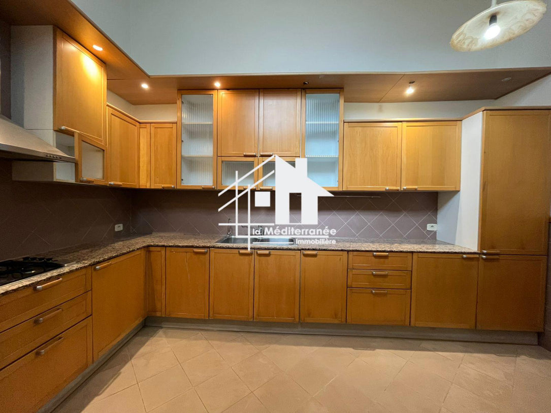A louer duplex s+3 à la Marsa
