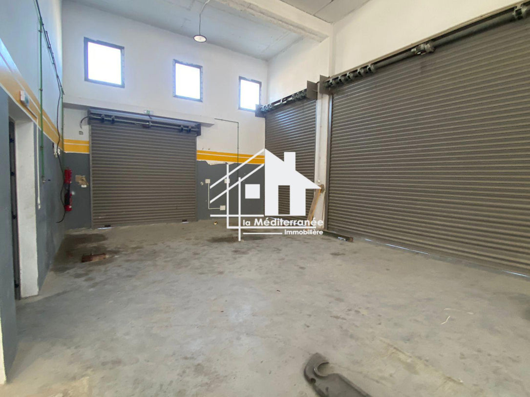 a vendre un depot au lac 3