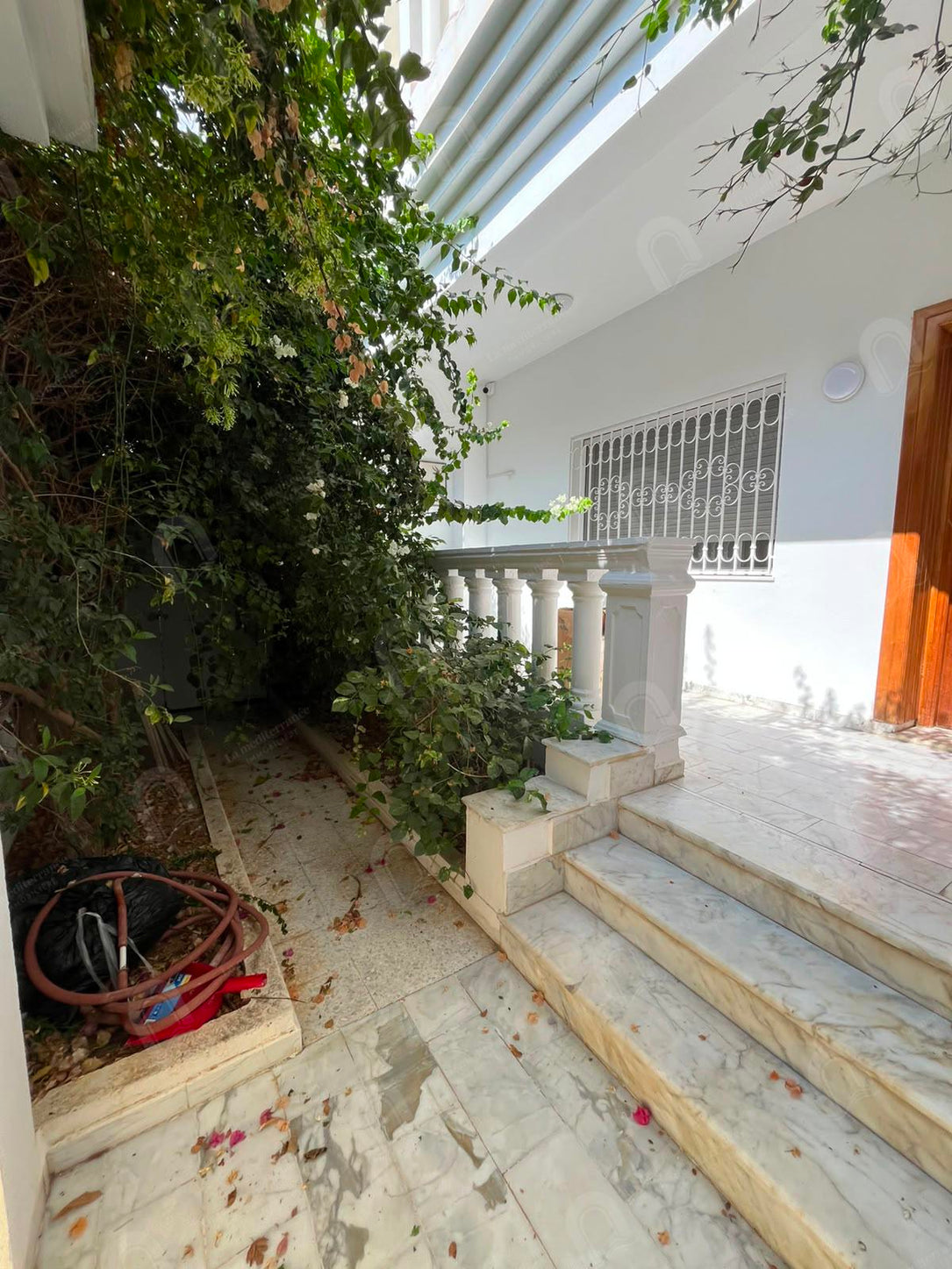 RDC de villa s+4 aux Jardins de Carthage