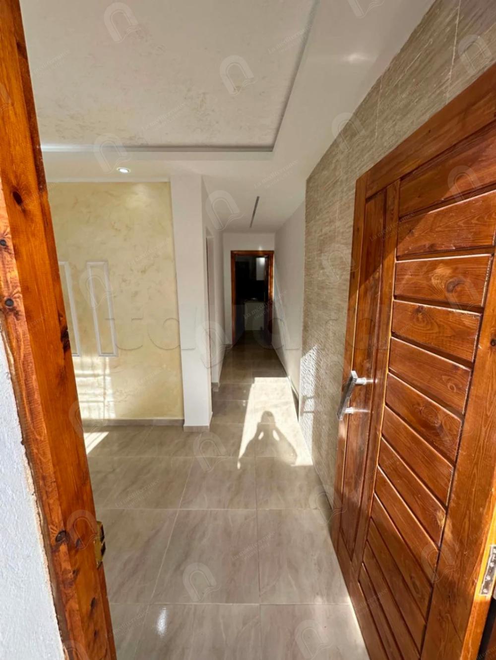 A louer un étage de villa S+1 au rdc