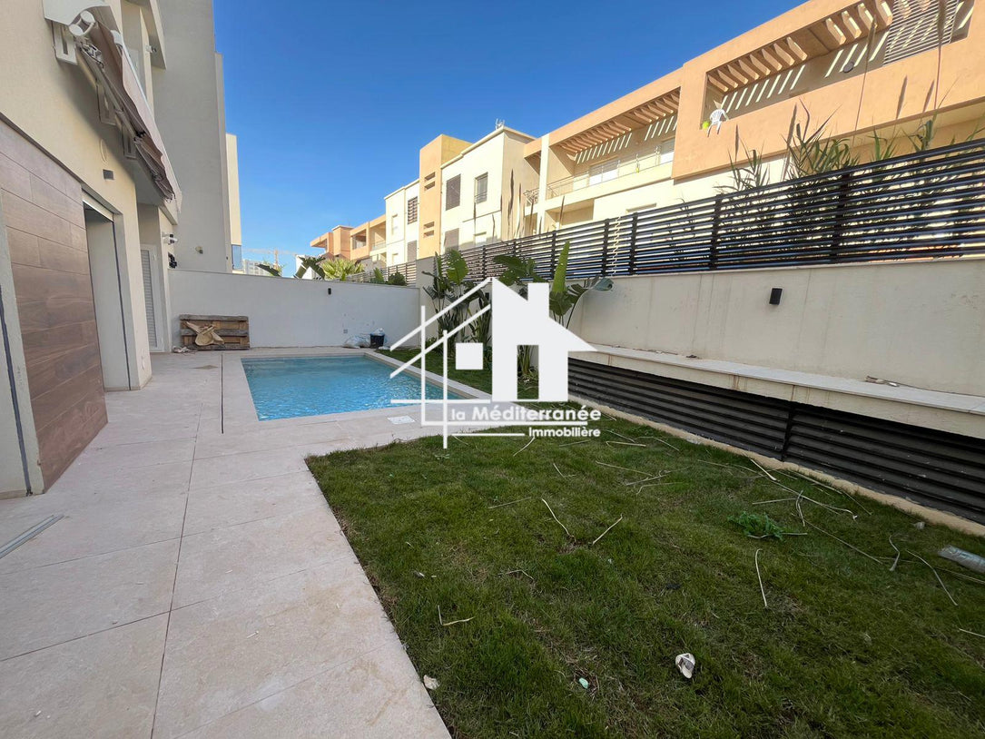 A vendre s+2 à jardin de Carthage avec piscine