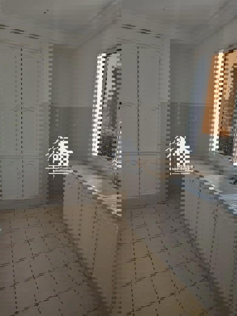 a louer un étage de villa S+2  au bardo 20 Mars