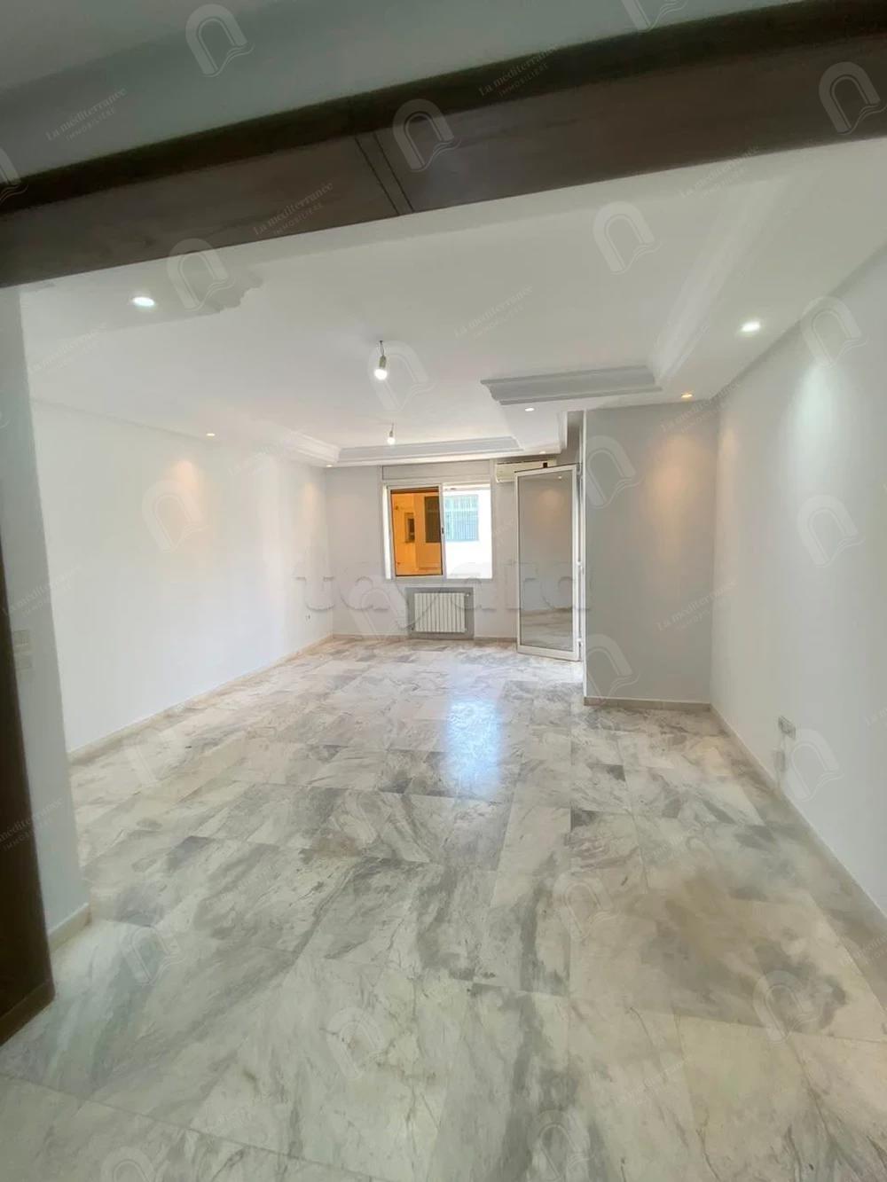 A louer un appartement s+3 à manar 2