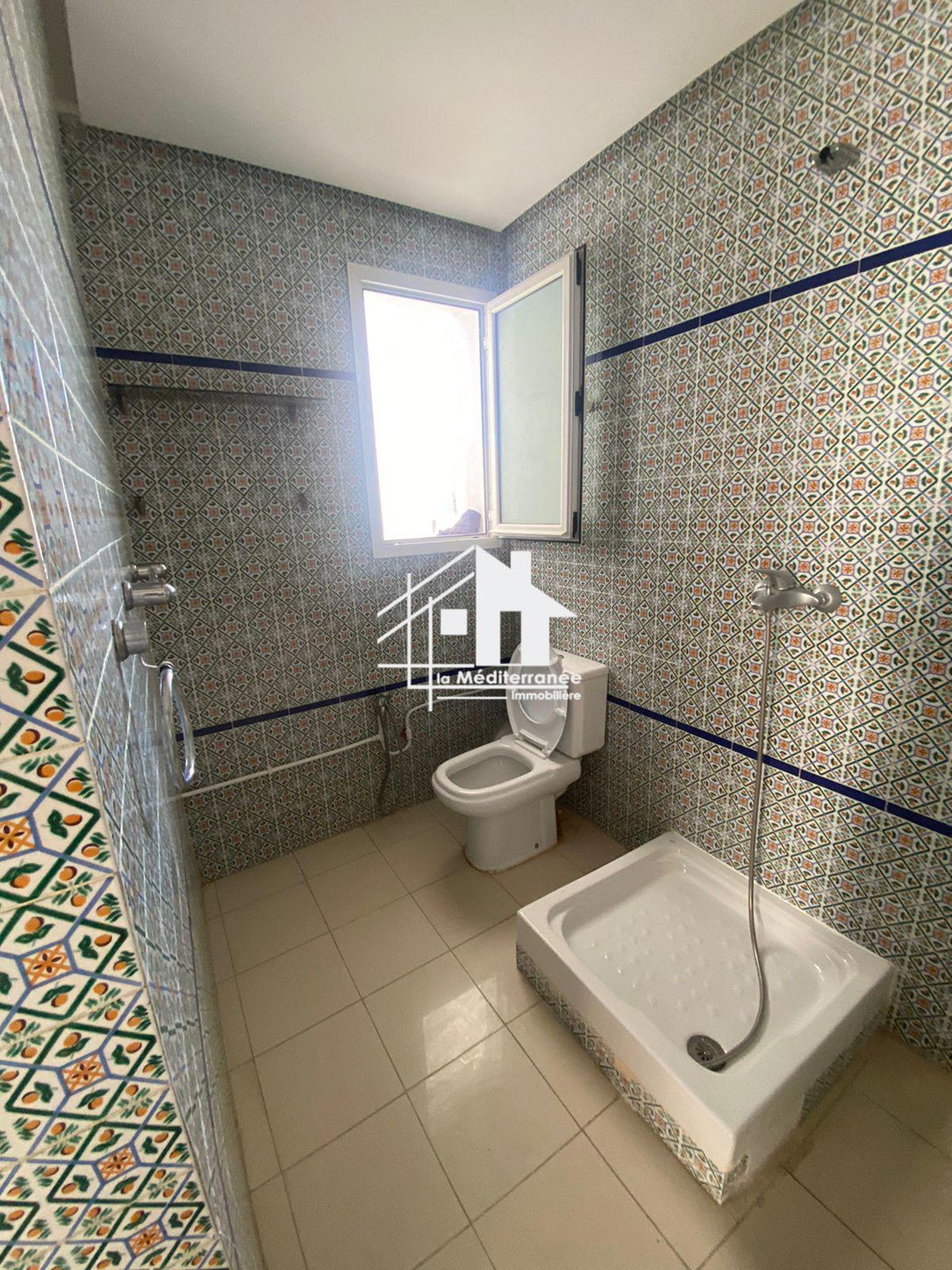 A louer appartement S+3 à Ennassr