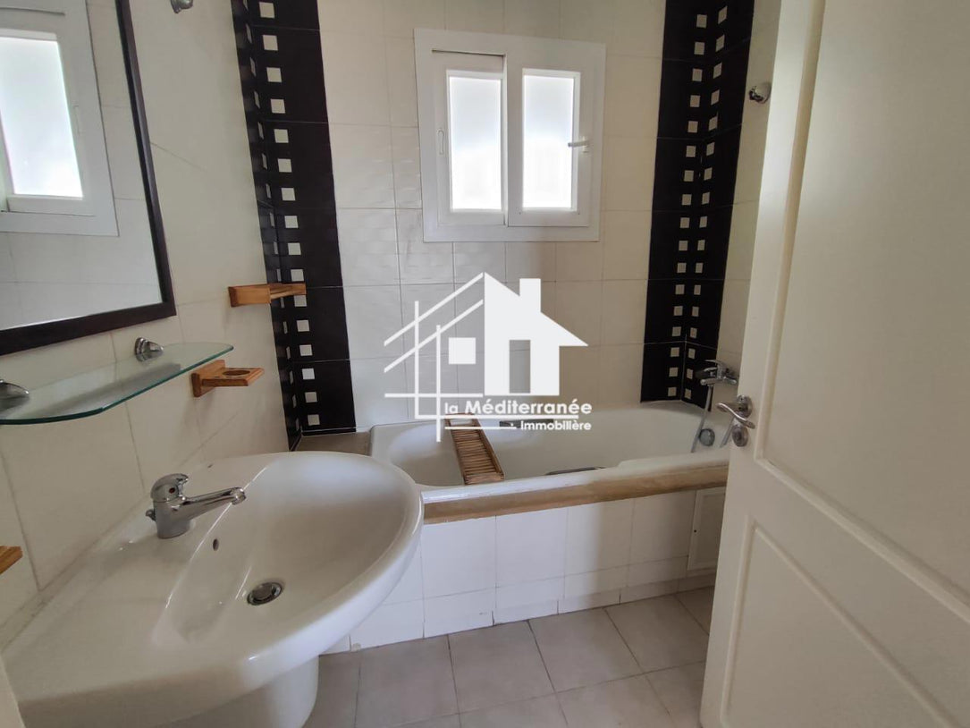 A vendre S+3 a Dar Fadhal, La Soukra