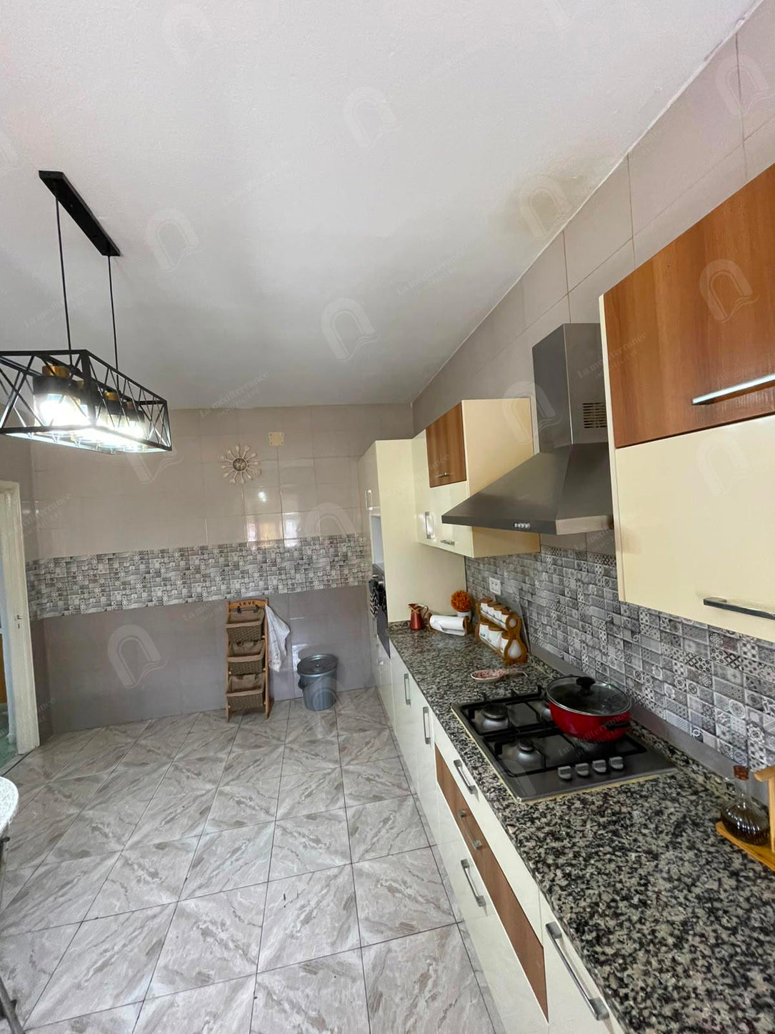 A vendre étage de villa 2S+2 Hst au bardo hedi haker