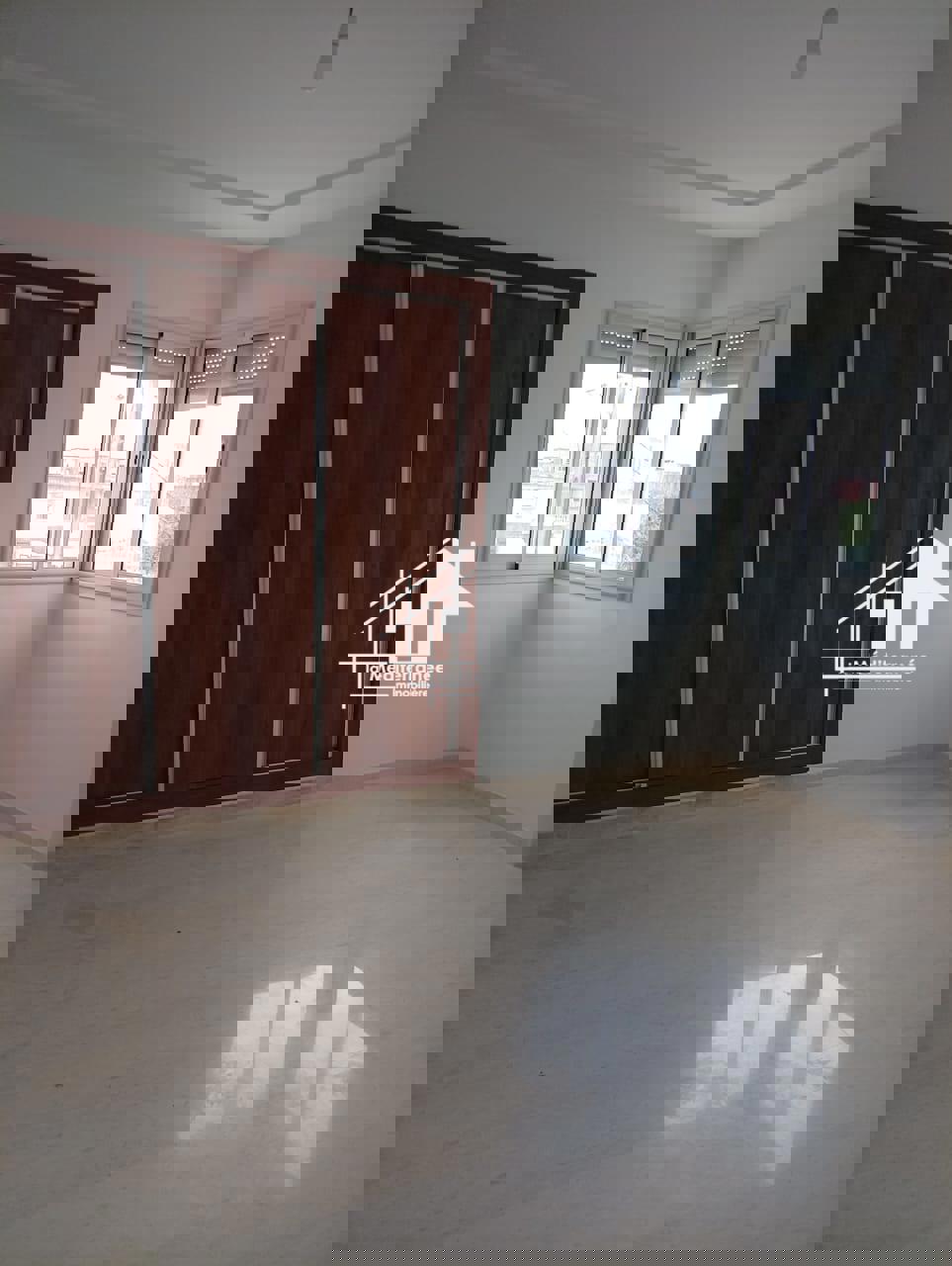 A louer un Appartement S+3 a Morneg