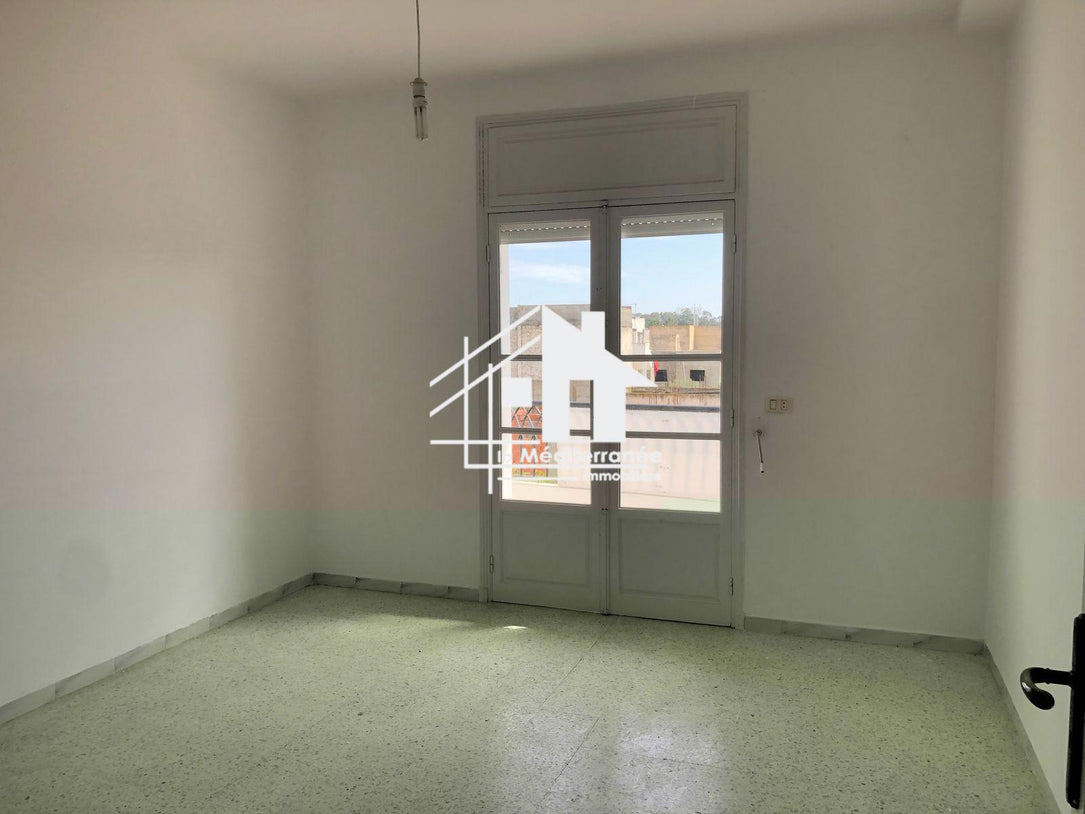 A vendre appartement S+3 à Ain Zaghouan Sud