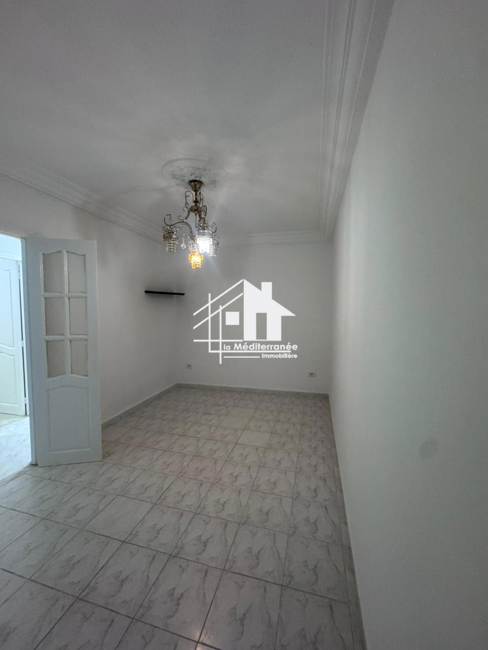 A louer un étage de villa S+2 Rdc au bardo