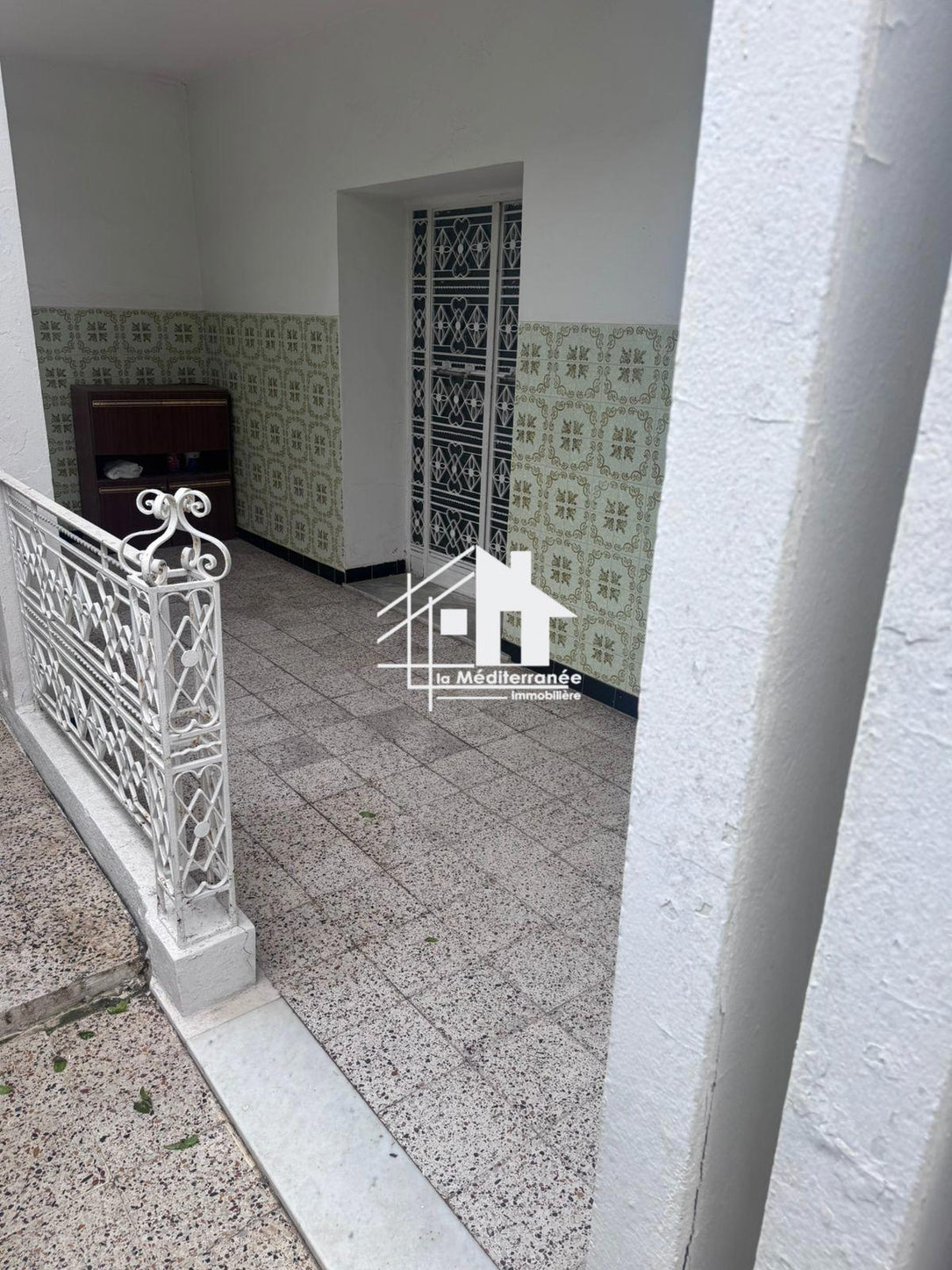A louer étage de villa S+3 situé au RDC au bardo cité fatouma