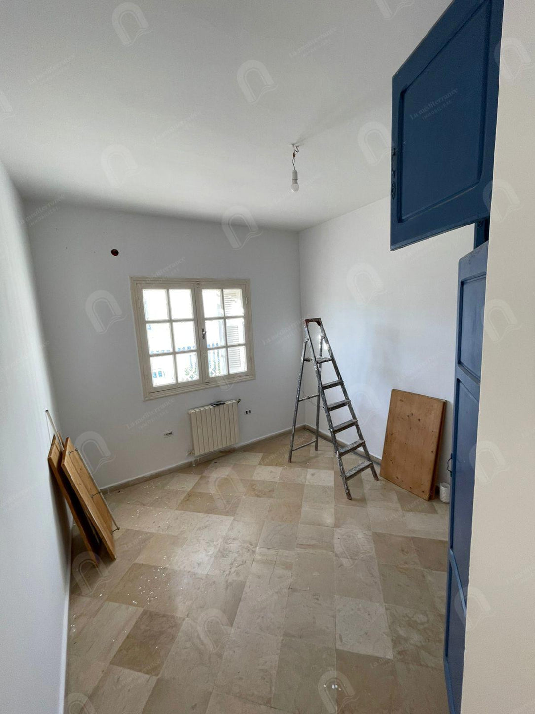 A louer un étage de villa S+3 au 1er étage