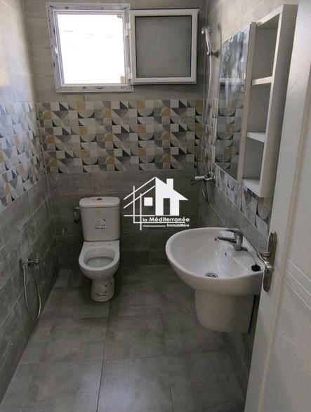 A louer étage de villa S+2 à Hedi Chaker bardo