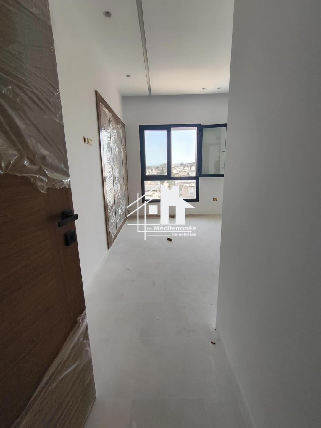 A vendre S+2 neuf a Cité Ghazela
